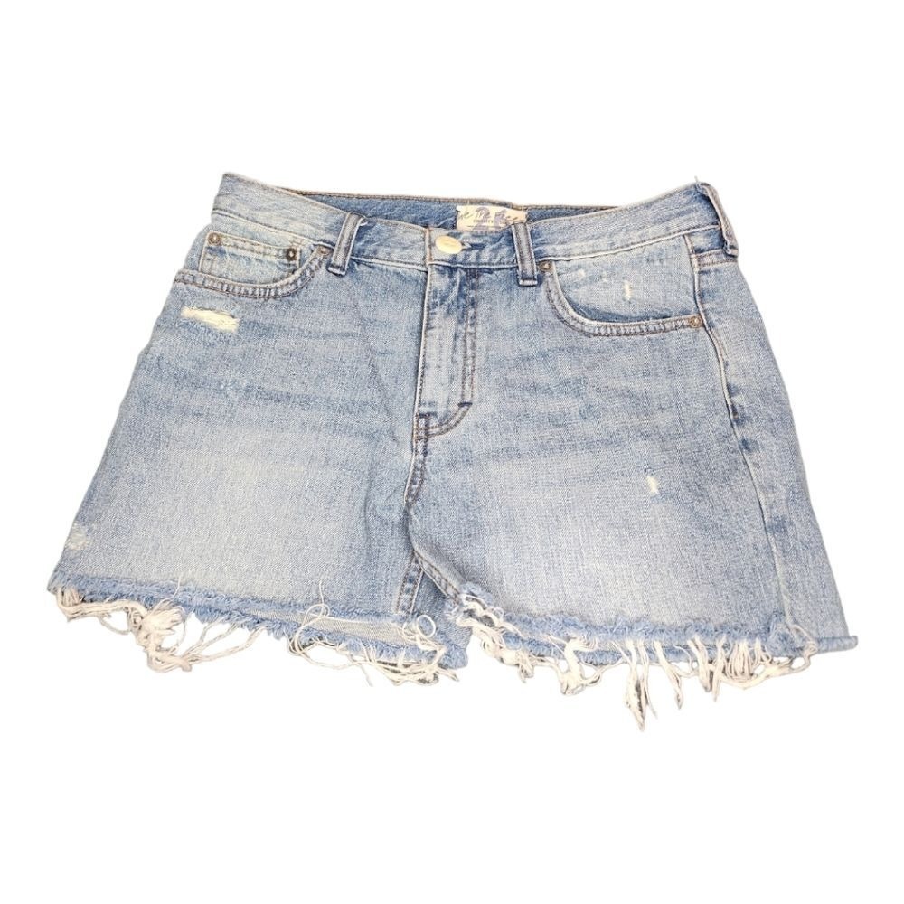 We The Free‎ Denim Shorts Size 26 Light Wash Distressed Frayed Hem Casual